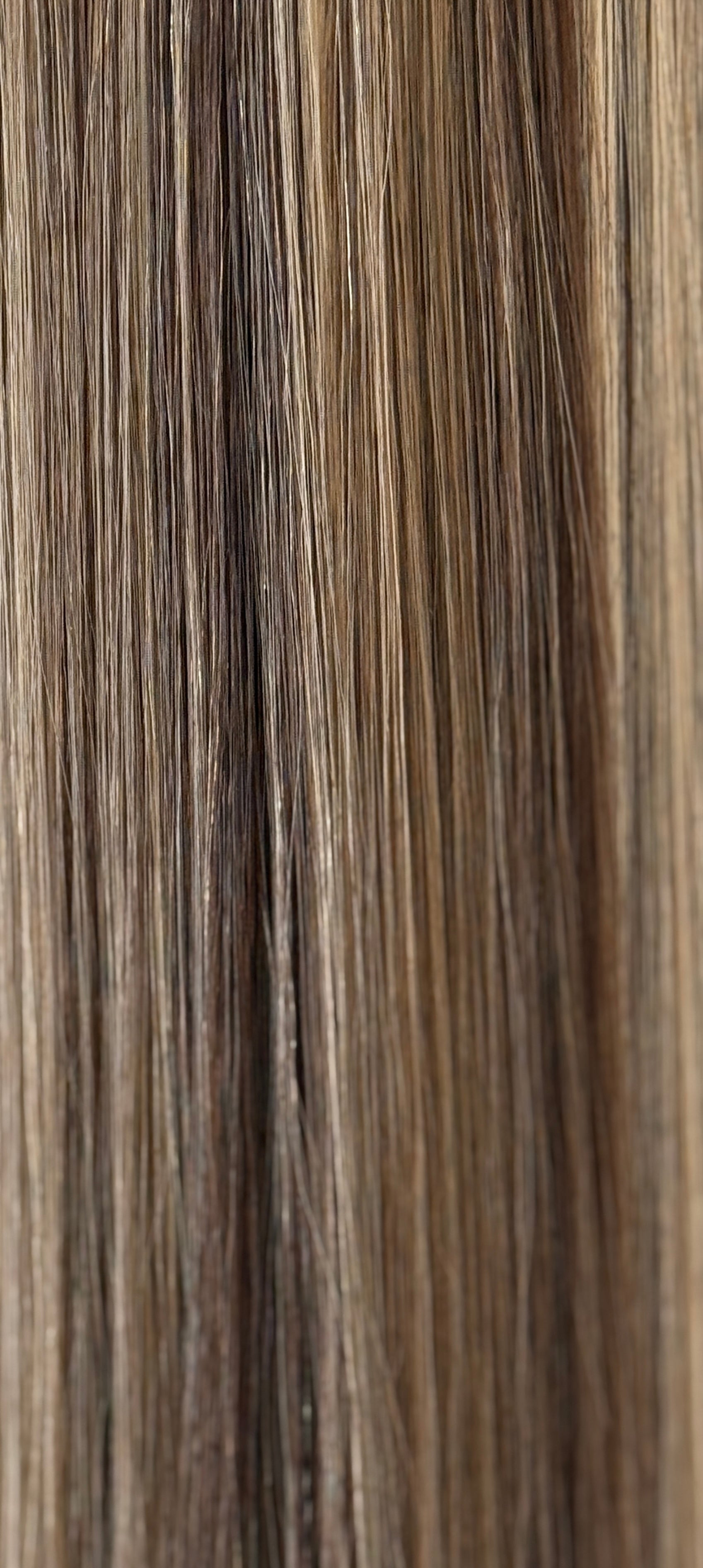 Lee 18-inch genius weft hair extension by HIDDN